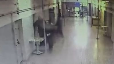 Ηράκλειο: Προσωρινά κρατούμενος ο 25χρονος που επιτέθηκε με αυτοσχέδιο σουβλί σε αρχιφύλακα