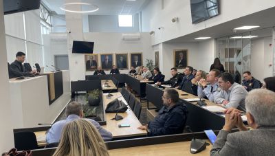 Ευρεία σύσκεψη στον Δήμο Ρεθύμνης για την προετοιμασία της νέας τουριστικής σεζόν