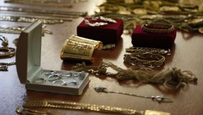 Ημαθία: Εξαπάτησαν ηλικιωμένη- Της αφαίρεσαν κοσμήματα και λίρες αξίας 7.000 ευρώ