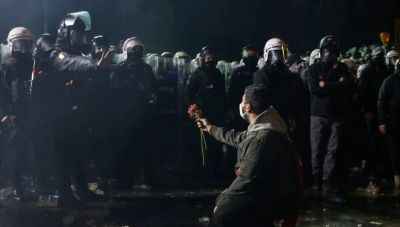 Ο Εκρέμ Ιμάμογλου στη φυλακή και χιλιάδες στους δρόμους-Εκατοντάδες συλλήψεις στη διάρκεια επεισοδίων