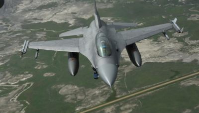 F-16: Τα αμερικανικά μαχητικά θα ενσωματώσουν τους αντιπλοϊκούς πυραύλους AGM-158 LRASM