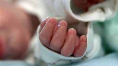 Χανιά: Αθωώθηκε και γύρισε στο σπίτι του ο 28χρονος που άρπαξε το νεογέννητο μωρό του από την 23χρονη σύντροφο του