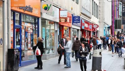 Βρετανία: Απροσδόκητη αύξηση των λιανικών πωλήσεων τον Φεβρουάριο