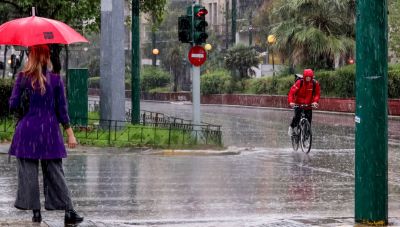 Έκτακτο δελτίο επιδείνωσης καιρού: Ισχυρές βροχές και καταιγίδες έως το πρωί της Τετάρτης