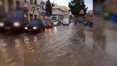 Kακοκαιρία στις Κυκλάδες: Ήχησε το 112 και στη Μύκοκο, μετά τις καταστροφές σε Πάρο, Σύρο (βίντεο)