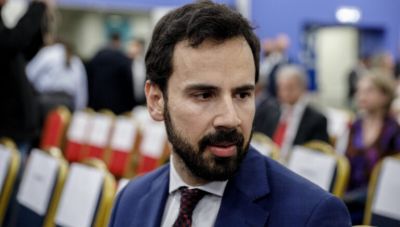 Ν. Ρωμανός: Με τον γιατρό που ενέκρινε τη fake αναρρωτική άδεια στον επιθεωρητή του σταθμάρχη μετέβη ο κ. Ανδρουλάκης στα Τέμπη