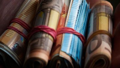 Εφορία: Μαζικές κατασχέσεις για ληξιπρόθεσμα χρέη