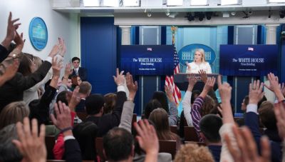 Νέος κανονισμός περιορίζει την πρόσβαση δημοσιογράφων και στον Λευκό Οίκο