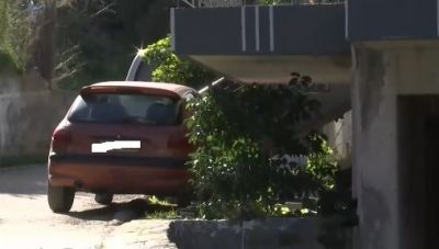 Αχαΐα: Ο 25χρονος χτύπησε το κεφάλι του σε μπαλκόνι και έπεσε στο κενό κρατώντας στην αγκαλιά του τον 4χρονο Ανδρέα