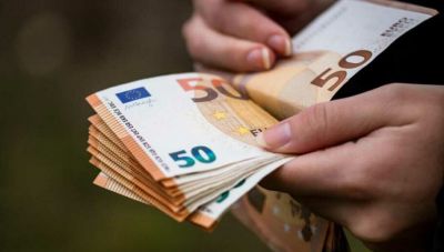 Ποιοι θα δουν αυξήσεις μισθών έως 209 ευρώ