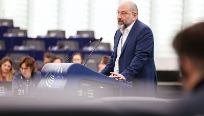 Σάκης Αρναούτογλου προς Κομισιόν: Γιατί η σεισμόπληκτη Κρήτη έμεινε εκτός “Εξοικονομώ 2025” και RePowerEU;