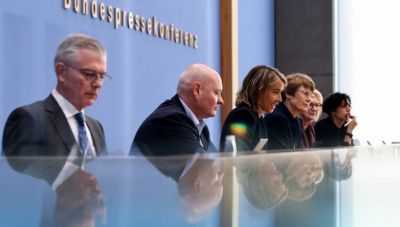 DW: «Mισογεμάτο» ποτήρι για τη γερμανική οικονομία