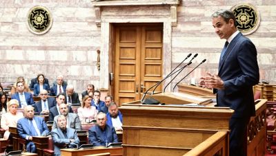 Καθημερινότητα και συσπείρωση των βουλευτών στην ατζέντα Μητσοτάκη