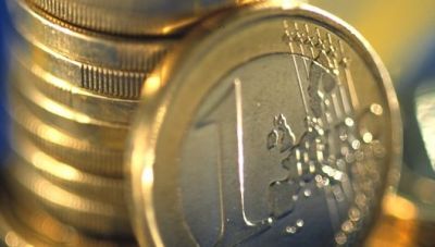 Νέες ρυθμίσεις για υπερχρεωμένους οφειλέτες - Όλες οι αλλαγές στο πολυνομοσχέδιο του ΥΠΕΘΟ
