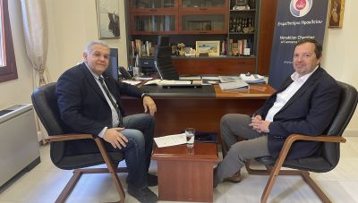 Ηράκλειο: Συνάντηση Καρκανάκη με τον Διευθύνοντα Σύμβουλο του ΟΛΗ για τα προβλήματα στο Εμπορικό Λιμάνι