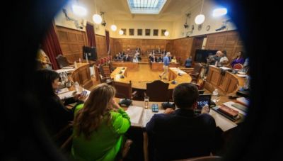 Σε διαρκή πόλωση το πολιτικό σκηνικό για την υπόθεση του ΟΠΕΚΕΠΕ