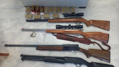Κρήτη: Συλλήψεις σε Ρέθυμνο και Χανιά για παράνομη οπλοκατοχή – Πολεμικά όπλα και χιλιάδες φυσίγγια στο 
