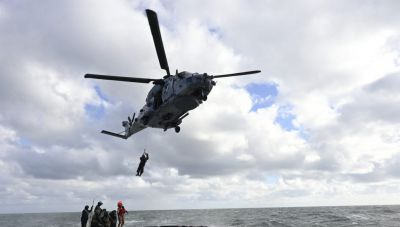 Χανιά: Επείγουσα αεροδιακομιδή 22χρονου από δεξαμενόπλοιο με ελικόπτερο της Πολεμικής Αεροπορίας