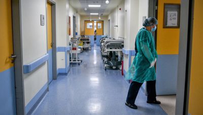 138 νέες εισαγωγές και 12 θάνατοι από Covid την τελευταία εβδομάδα - Τι αναφέρει η έκθεση του ΕΟΔΥ