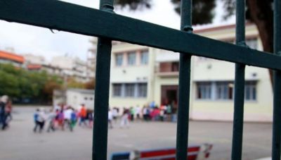 Χανιά: Επικίνδυνη αδιαφορία έξω από σχολείο – Οδηγός δεν σταμάτησε σε σχολικό τροχονόμο