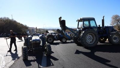 Αγροτοκτηνοτρόφοι: Περιμένουν το ραντεβού με τον Κωστή Χατζηδάκη, αλλά «ζεσταίνουν» μηχανές για παγκρήτιο συλλαλητήριο