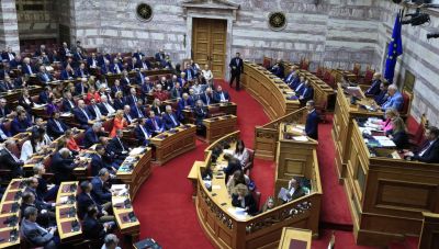 Ψηφίστηκε κατά πλειοψηφία το φορολογικό νομοσχέδιο