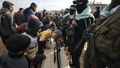 Δεν κάνει πίσω η Χαμάς: Απαιτεί την αποφυλάκιση Παλαιστινίων ηγετών για την ανταλλαγή των ομήρων