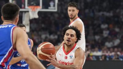 Ολυμπιακός – Εφές: Με Λάρκιν και Ντοζίερ στην αποστολή οι Τούρκοι στο ΣΕΦ