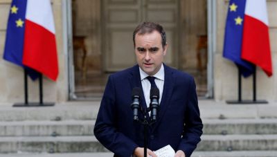 Γαλλία: Οι Σοσιαλιστές δεν θα στηρίξουν πρόταση μομφής κατά της κυβέρνησης Λεκορνί