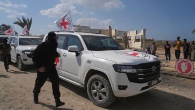 Γάζα: Παραδόθηκαν 30 σοροί Παλαιστινίων από τον Ερυθρό Σταυρό