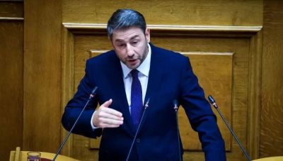 Ο Ανδρουλάκης ρίχνει  βάρος στο Κέντρο και επιχειρεί να βάλει φρένο στην εσωστρέφεια