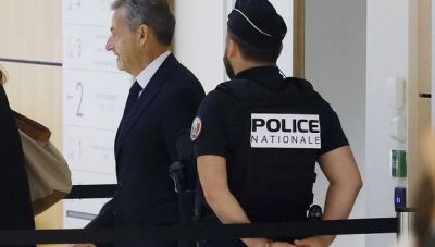 Σαρκοζί: «Δεν φοβάμαι τη φυλακή»-Ετοιμάζεται να εκτίσει την ποινή του