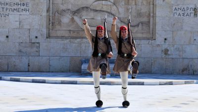 Υπουργείο Εθνικής Άμυνας: Δεν μπορούμε να επιτρέψουμε την υποβάθμιση του Μνημείου του Άγνωστου Στρατιώτη