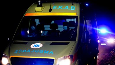 Λάρισα: Στο νοσοκομείο γυναίκα μετά από σφοδρή σύγκρουση αυτοκινήτου με μηχανή