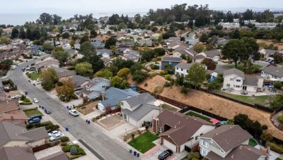 ΗΠΑ: Οι τιμές κατοικιών καταγράφουν τη μικρότερη άνοδο των τελευταίων δύο ετών