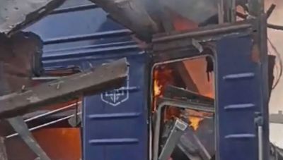 Ρωσική επίθεση σε επιβατικό τρένο στην περιφέρεια του Σούμι-Δεκάδες θύματα