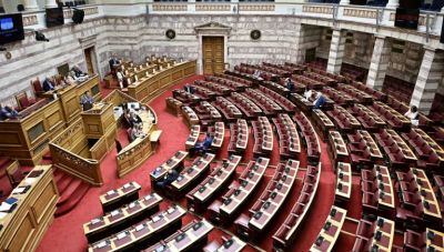 Στα «χαρακώματα» κυβέρνηση – αντιπολίτευση για τον ΟΠΕΚΕΠΕ