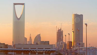 Η Σαουδική Αραβία χάνει την όρεξή της για πετρέλαιο