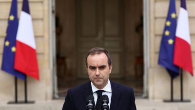 Ο Λεκορνί παραμένει πρωθυπουργός στη Γαλλία μέχρι τη Τετάρτη