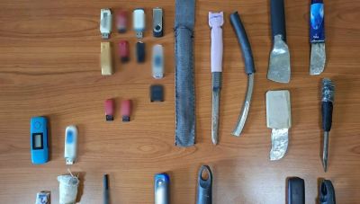 Έφοδος στις φυλακές Τρικάλων: Κρατούμενοι είχαν από αυτοσχέδια μαχαίρια μέχρι και usb