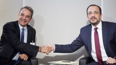 Ηλεκτρική διασύνδεση Κρήτης-Κύπρου: Σε ποια συμφέροντα οφείλεται το «κρυφτούλι» της Λευκωσίας;