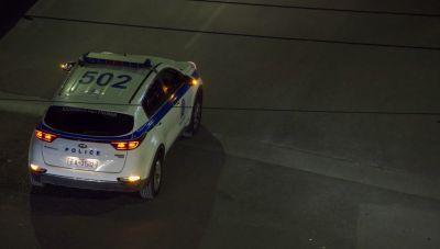 Συνελήφθη με όπλο και ναρκωτικά σε κέντρο διασκέδασης στην Αττική