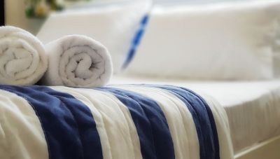 Νέα εποχή στις βραχυχρόνιες μισθώσεις – Πώς αλλάζει την αγορά το νέο νομοθετικό πλαίσιο