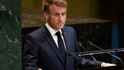Πολιτική αναταραχή στη Γαλλία – Η απομόνωση του Μακρόν μετά την παραίτηση Λεκορνί