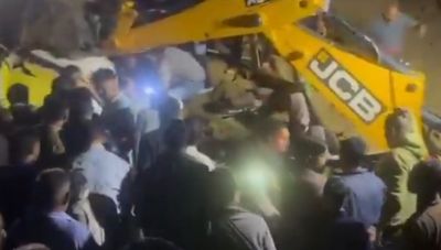 Τραγωδία στην Ινδία: Καταπλακώθηκαν από βράχια επιβάτες λεωφορείου - 15 νεκροί