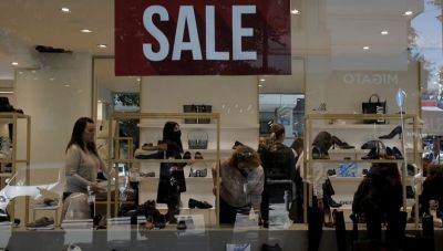 Εκπτώσεις: Μείωση τζίρου για 8 στις 10 επιχειρήσεις – Το 84% ζητά νέο θεσμικό πλαίσιο