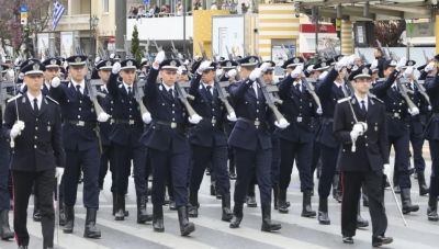 Αυξήσεις στους Ένστολους: Πώς αναμορφώνεται από τον Οκτώβριο το μισθολόγιο τους
