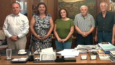 Ο Δήμαρχος Ρεθύμνης με αντιπροσωπεία του Σωματείου Ρεθυμνίων Πληγέντων περιόδου 1941-44