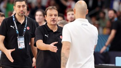 Ο Ερντογάν τηλεφώνησε στον Αταμάν για να τον συγχαρεί για τη νίκη επί της Ελλάδας