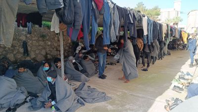 Κρήτη: «Ασφυξία» εξαιτίας μεταναστευτικού – Πάνω από 1.000 άτομα στην Αγυιά καθιστούν την κατάσταση εκρηκτική